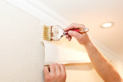 Pose de papier peint à Suze — revêtements muraux et toiles de verre